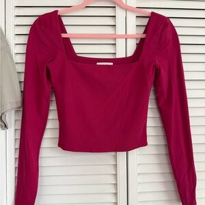 Babaton Fitted Square-Neck Long Sleeve Crop Top in Magenta